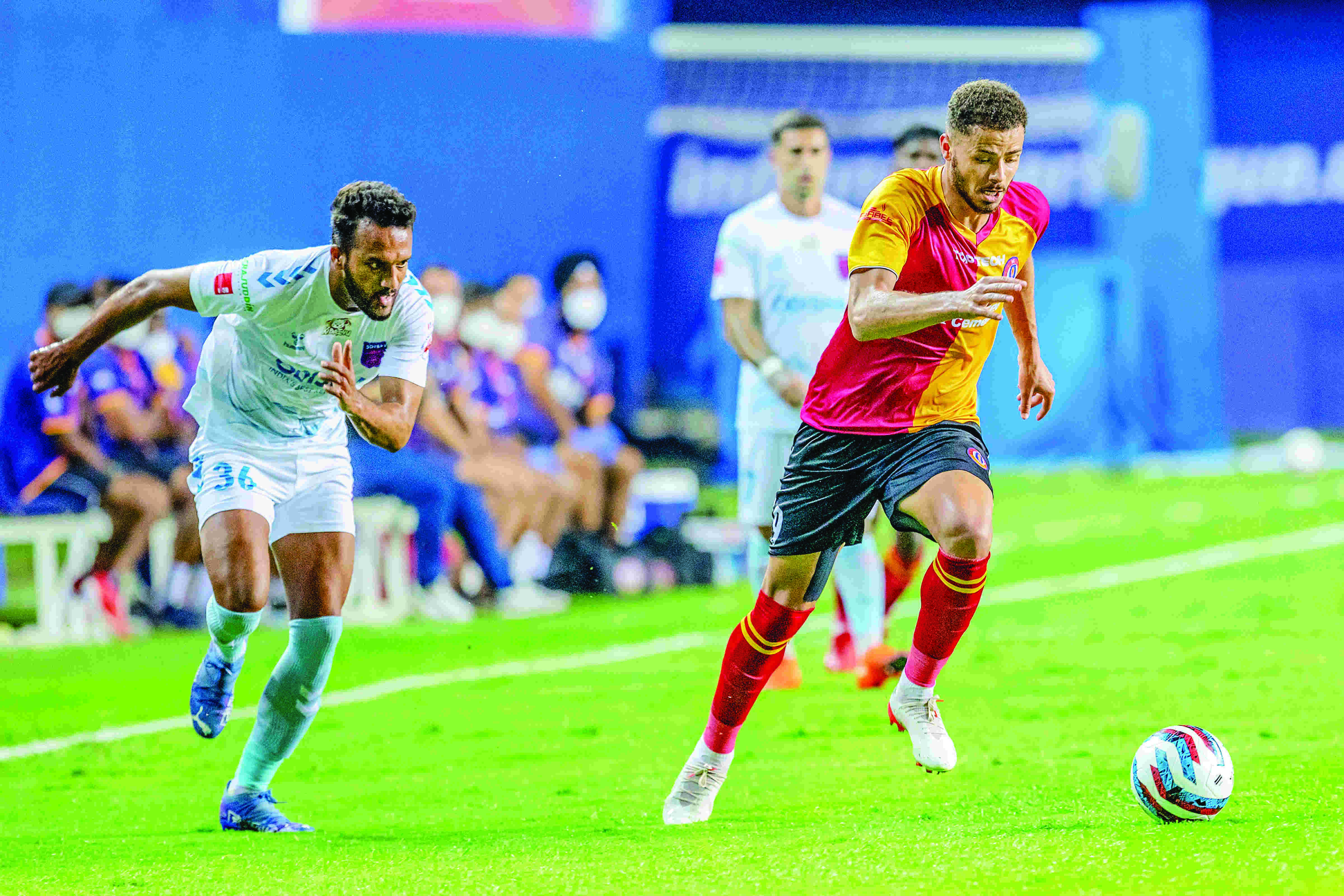 Odisha edge out SC East Bengal 2-1, keep semi-final hopes alive