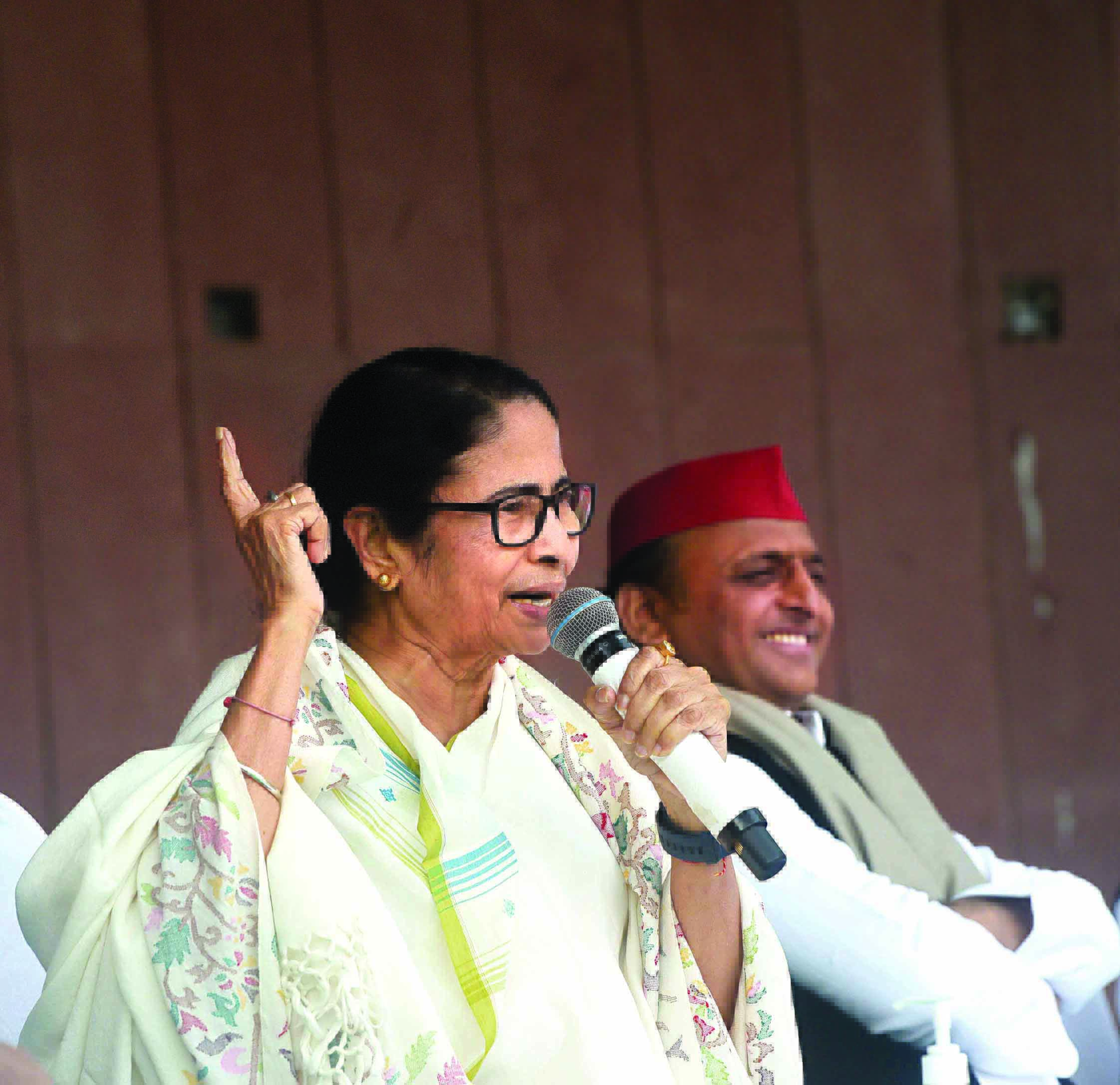 Yogi must apologise first & then seek votes: Mamata