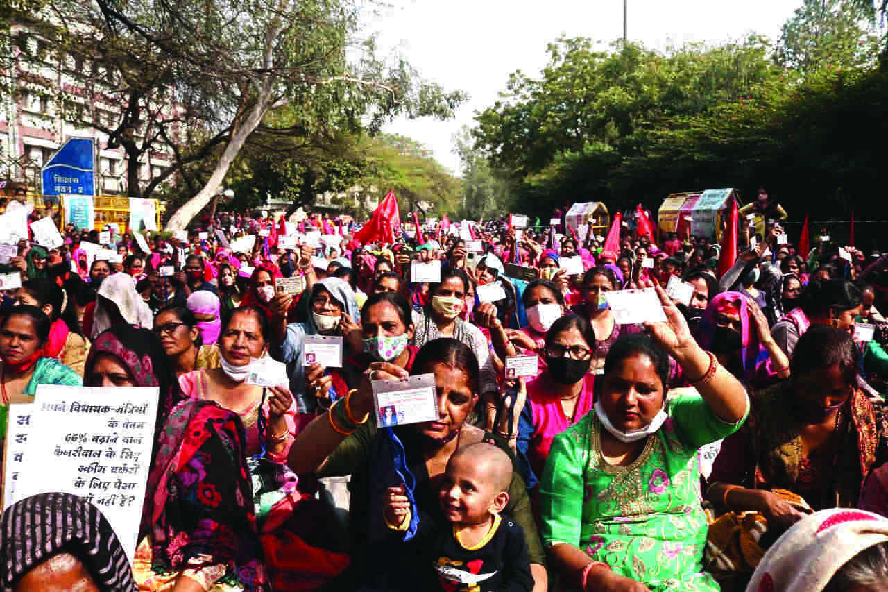 Anganwadi workers protest enters 9th day, union reiterates demands, says trying to gather support in poll-bound states Anganwadi workers protest enters 9th day, union reiterates demands, says trying to gather support in poll-bound states