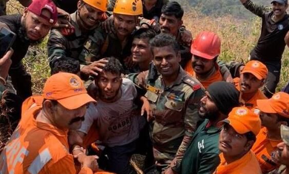 Youth trapped in mountain cleft rescued by Army team Youth trapped in mountain cleft rescued by Army team