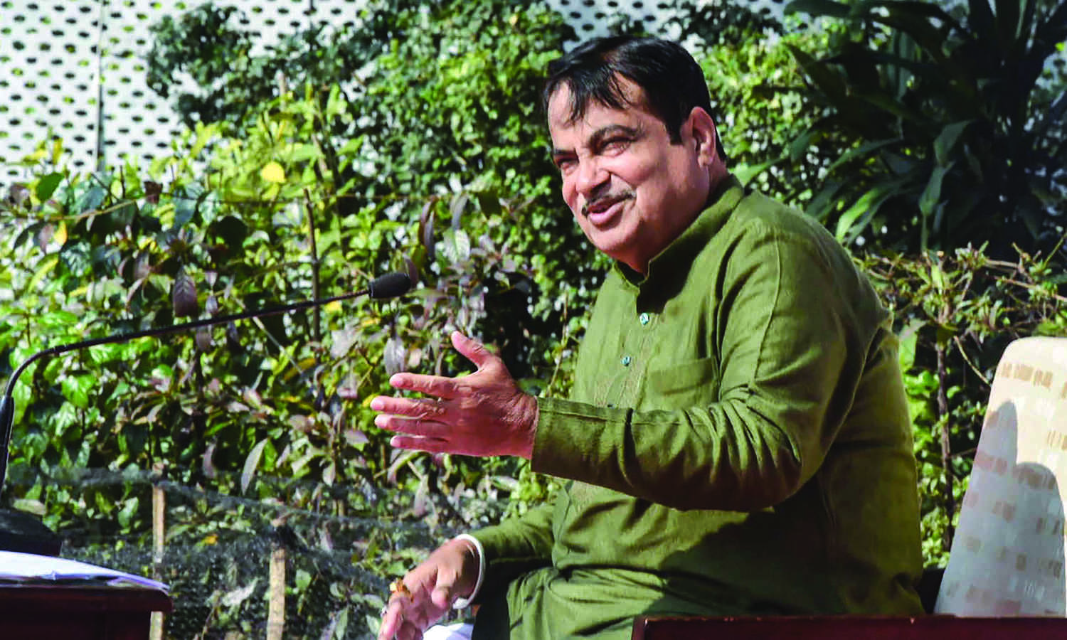 3-point seat belts must for all front-facing passengers in car