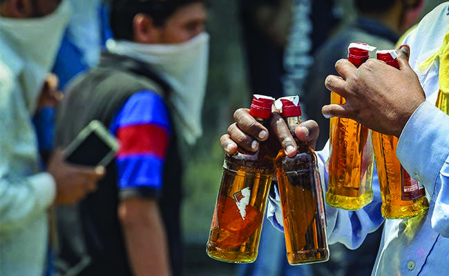 If in non-conforming  areas, liquor stores  can move: Delhi govt