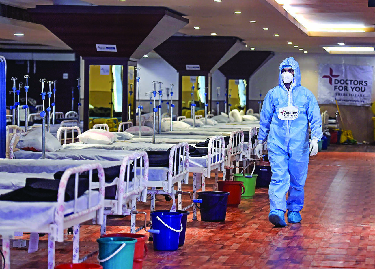 Daily cases below 1K as positivity rate falls to 1.7%; 12 deaths in a day Daily cases below 1K as positivity rate falls to 1.7%; 12 deaths in a day