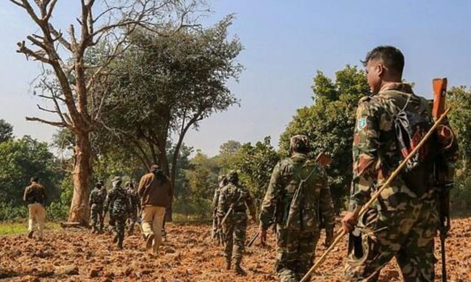 CRPF officer killed, jawan injured in encounter with Naxals in Chhattsigarh