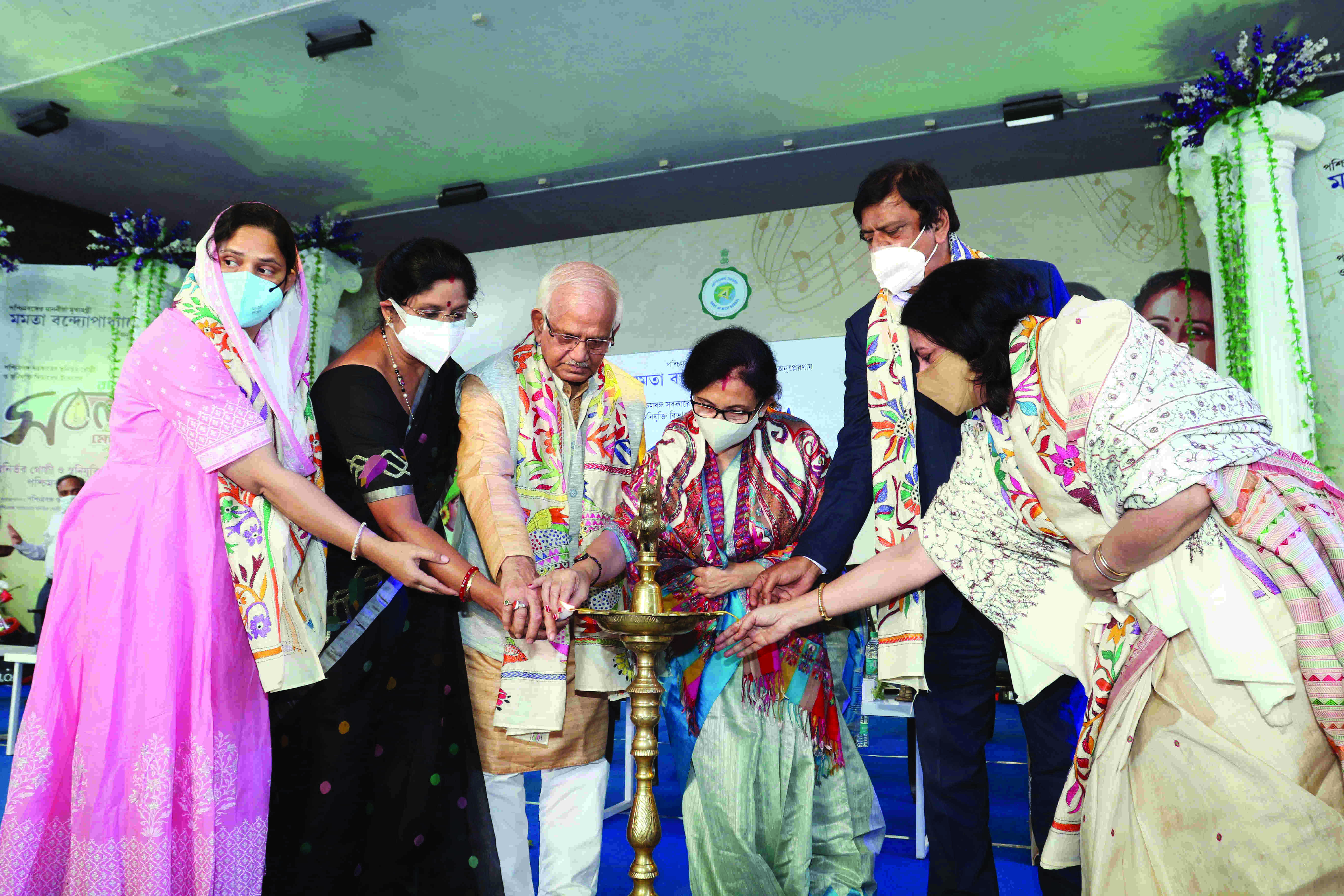 Sabala Mela: Financial aid given to kin of mishap victims from SHGs Sabala Mela: Financial aid given to kin of mishap victims from SHGs
