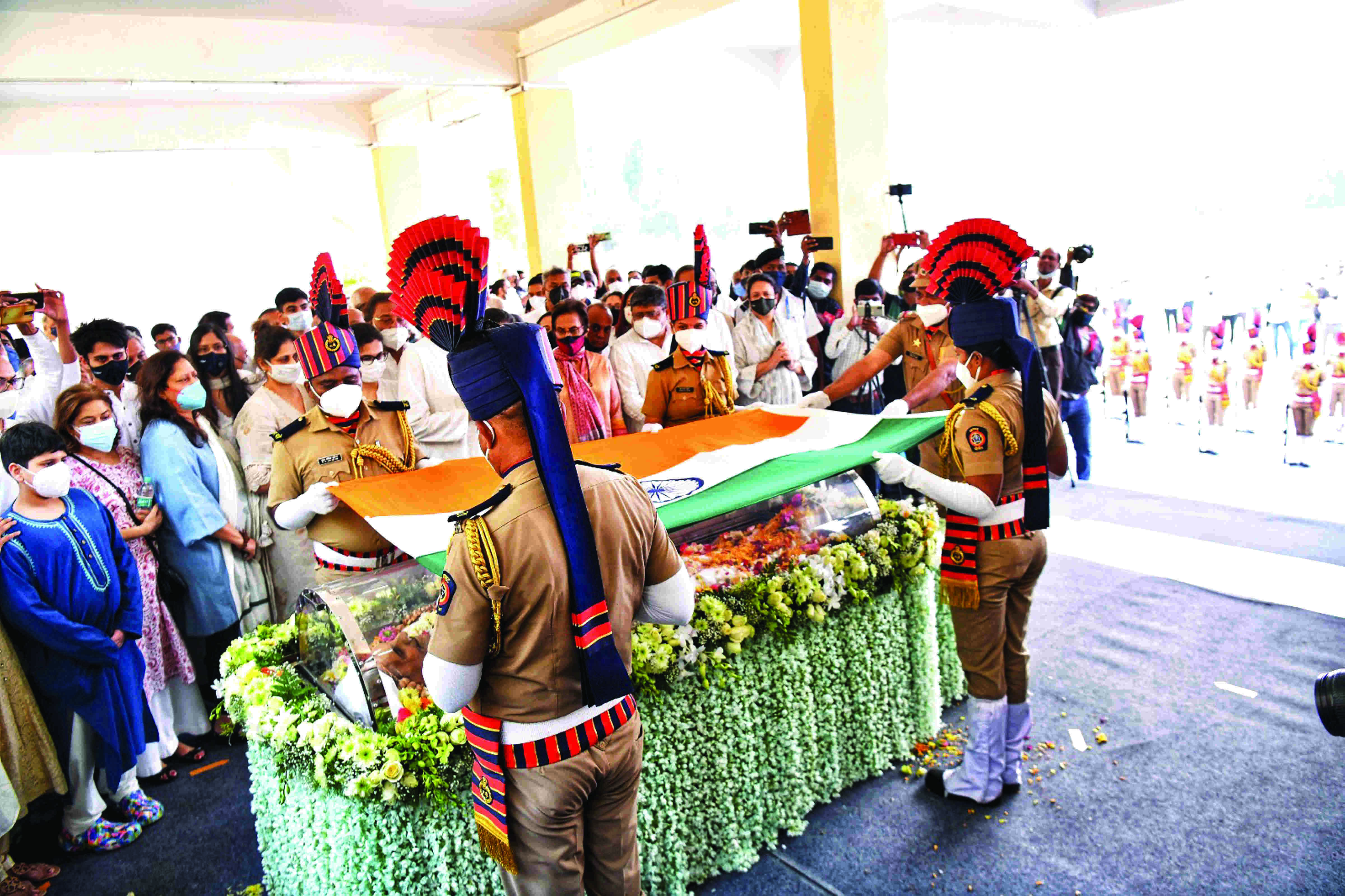 Industrialist Rahul Bajaj cremated with full state honours in Pune Industrialist Rahul Bajaj cremated with full state honours in Pune