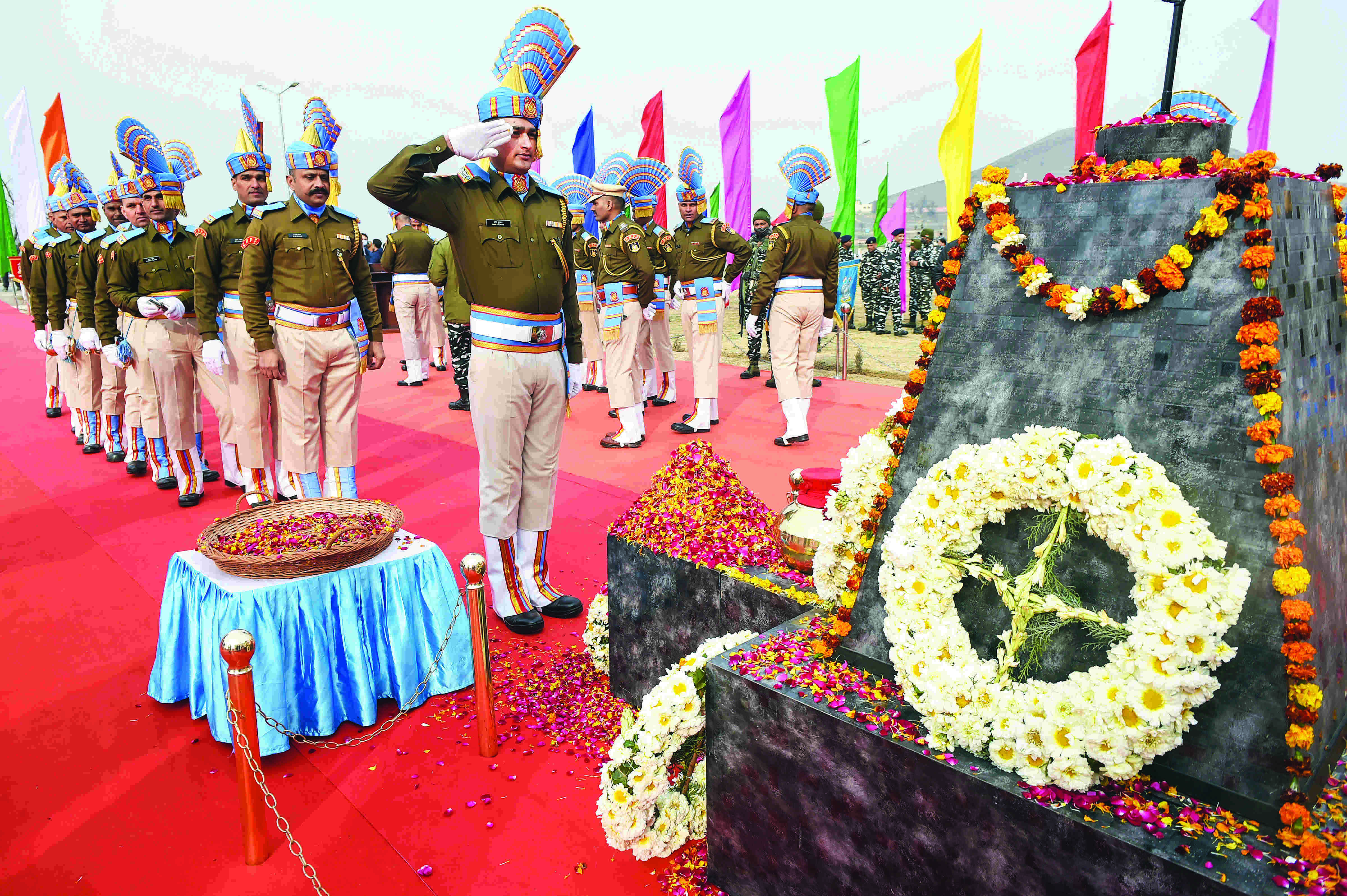 PM leads nation in paying homage to slain jawans PM leads nation in paying homage to slain jawans