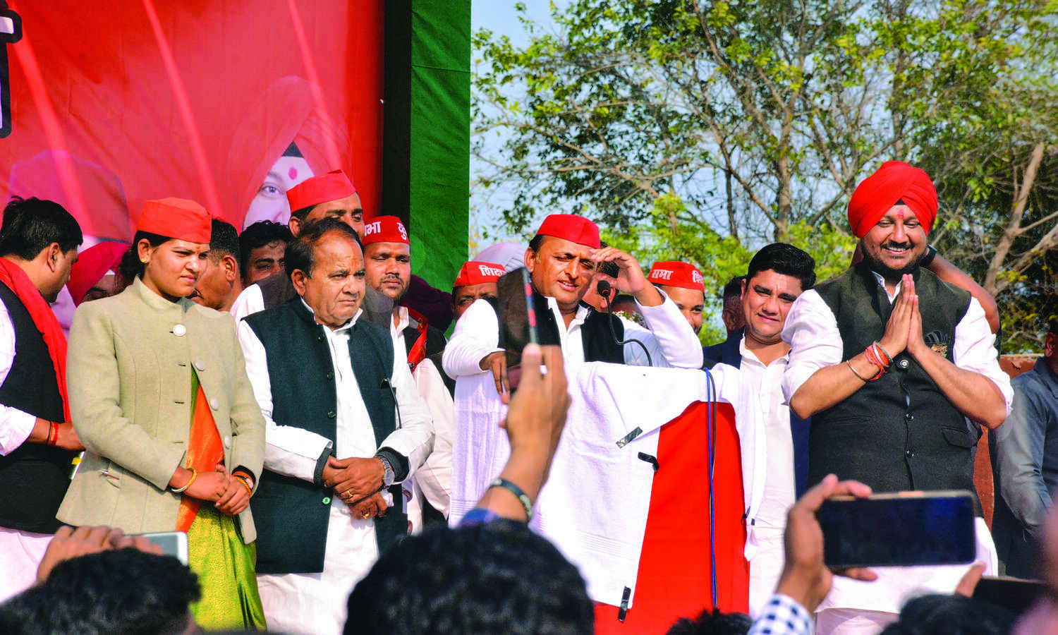 1 kg ghee, free ration to poor for 5 yrs if SP comes to power: Akhilesh