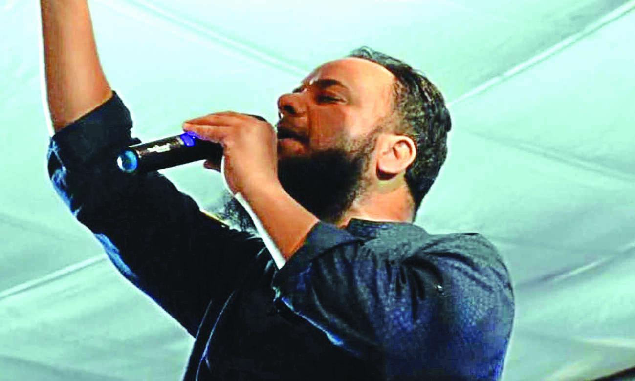 Police are trying to  communalise case:  Khalid Saifi to court