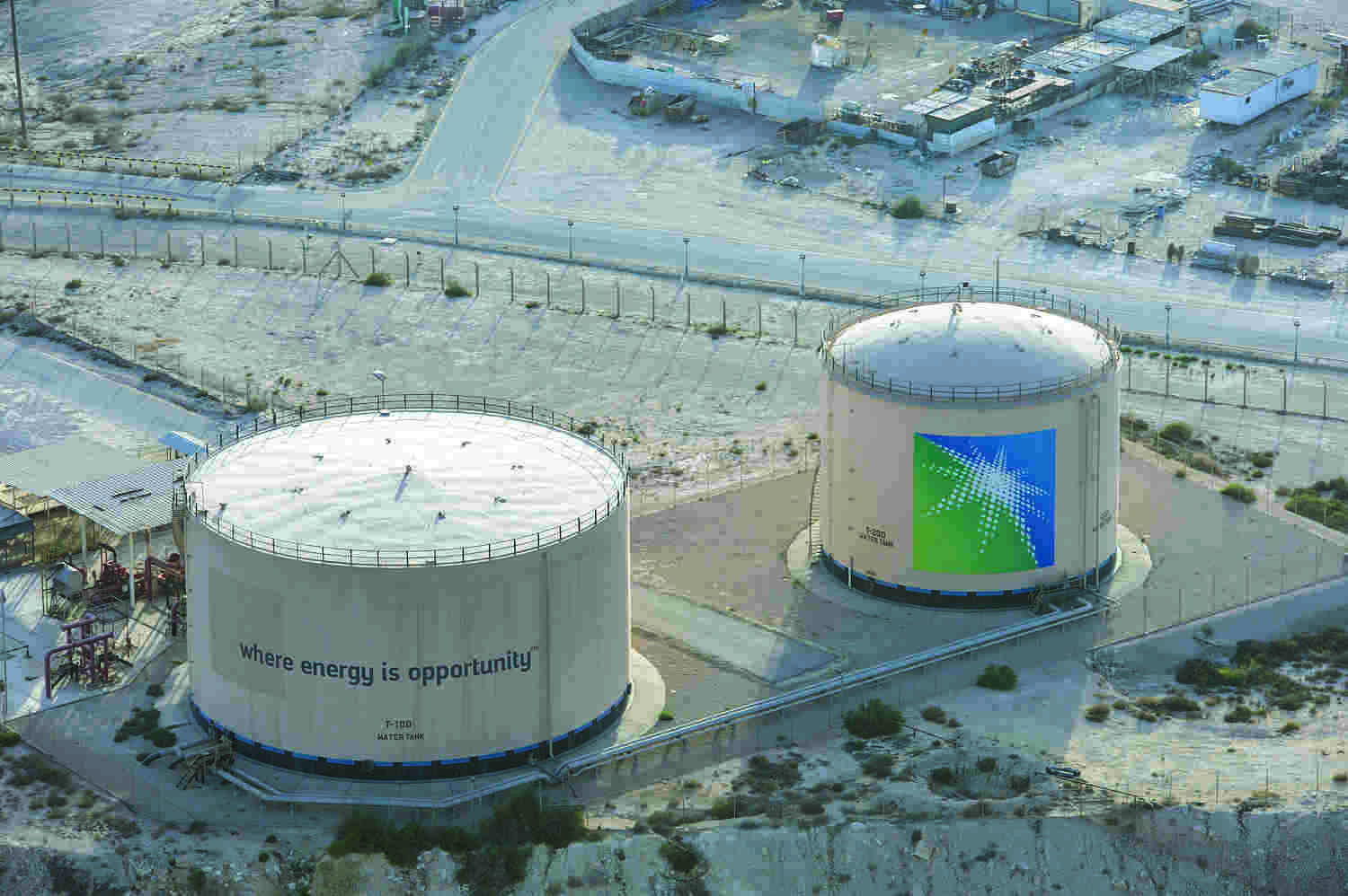 Saudi Arabia keeps lid on oil output as gas prices in US soar Saudi Arabia keeps lid on oil output as gas prices in US soar