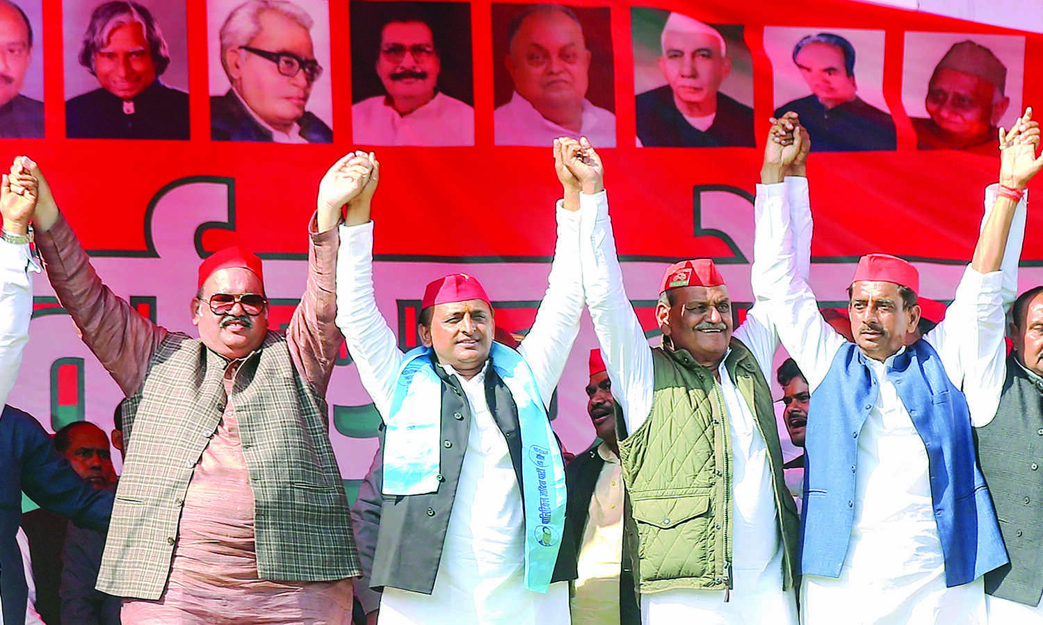 Akhilesh equates killing of farmers with Jallianwala Bagh massacre