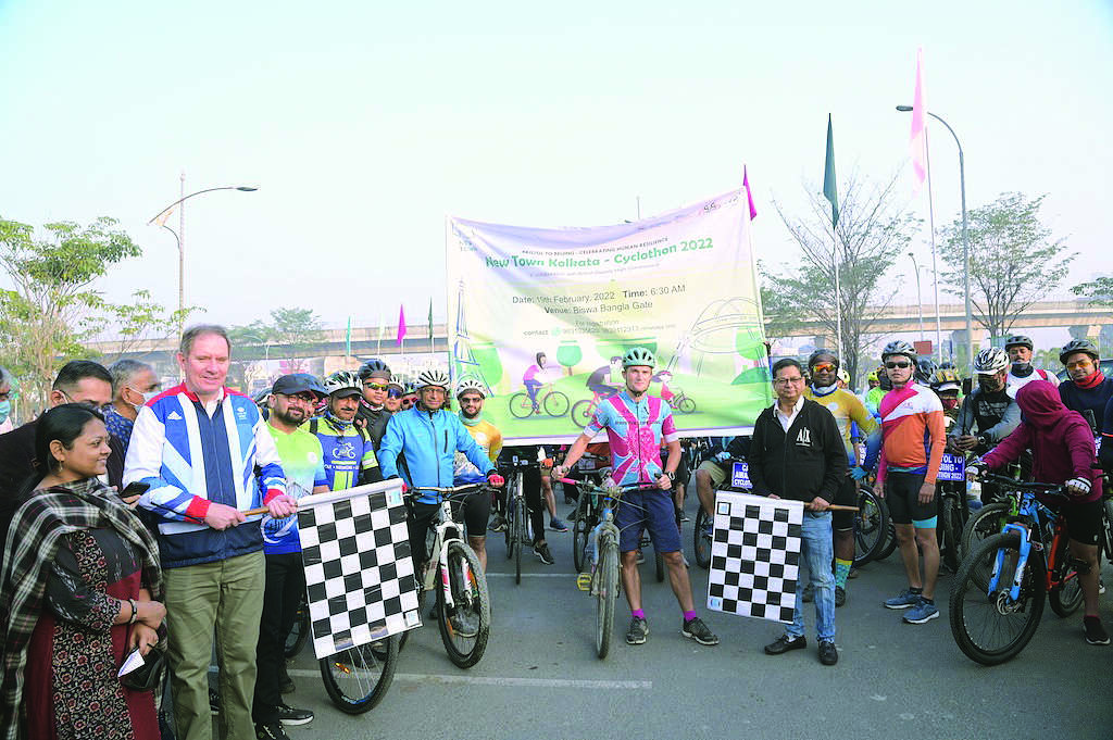 Bristol2Beijing: Cyclothon held at New Town