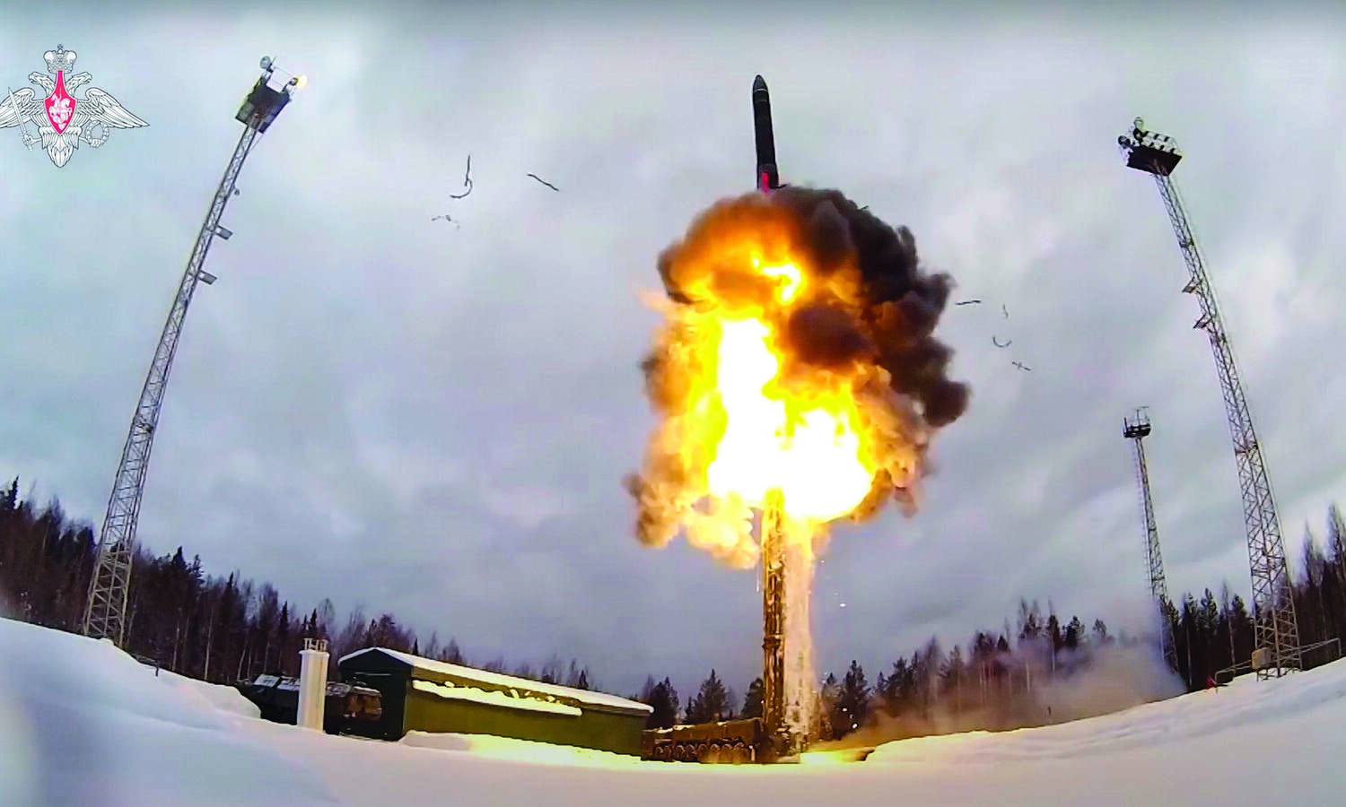 Shelling in east Ukraine, Russia nuclear drill raise tension
