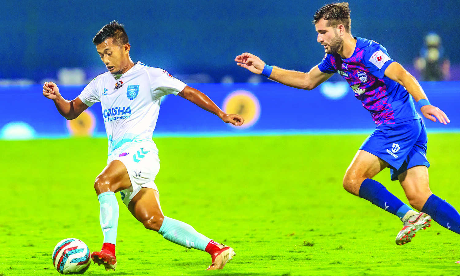 Bengaluru edge past Odisha, reach fifth to keep semi-final hopes alive