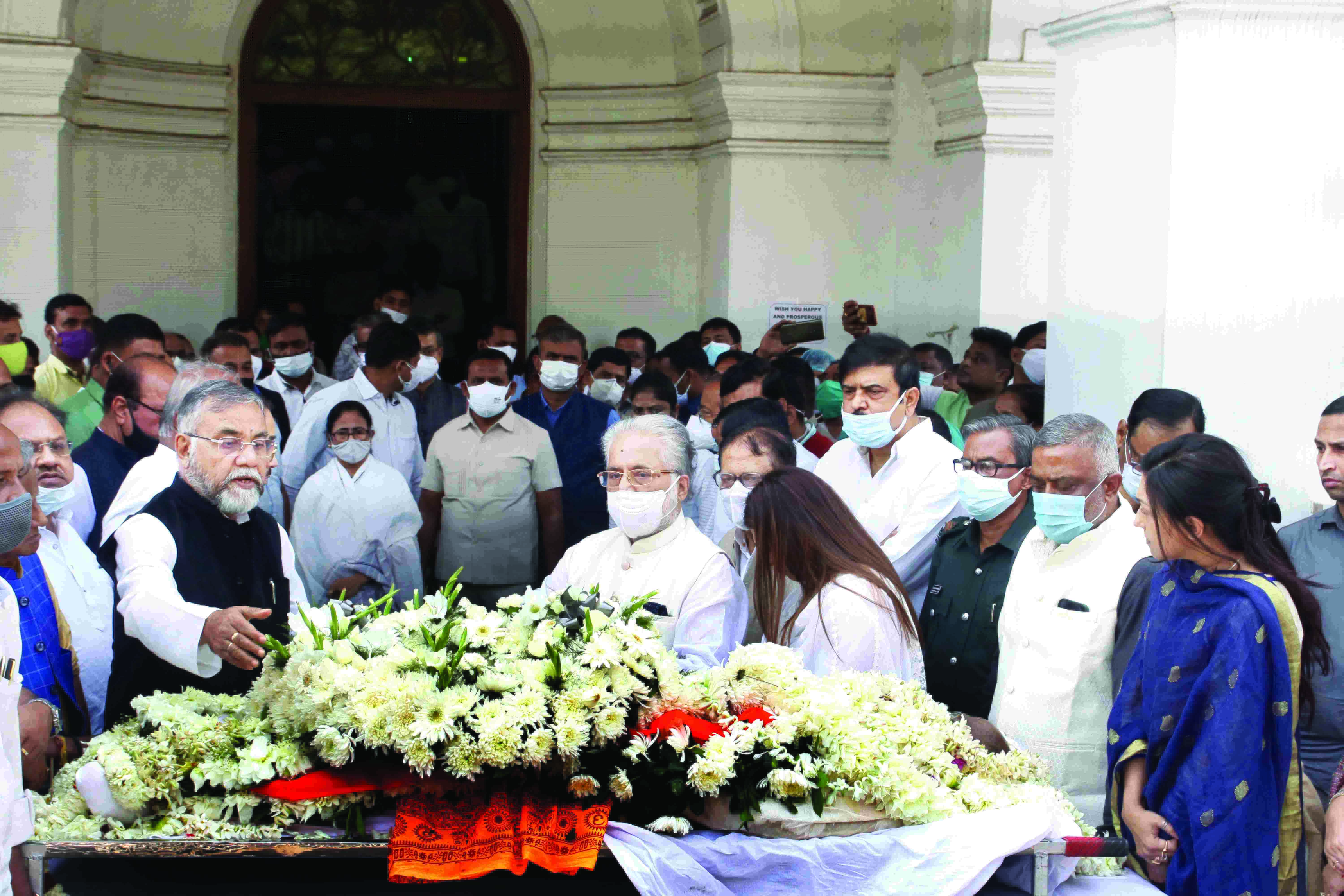 Veteran TMC leader & minister Sadhan Pande cremated with state honours Veteran TMC leader & minister Sadhan Pande cremated with state honours