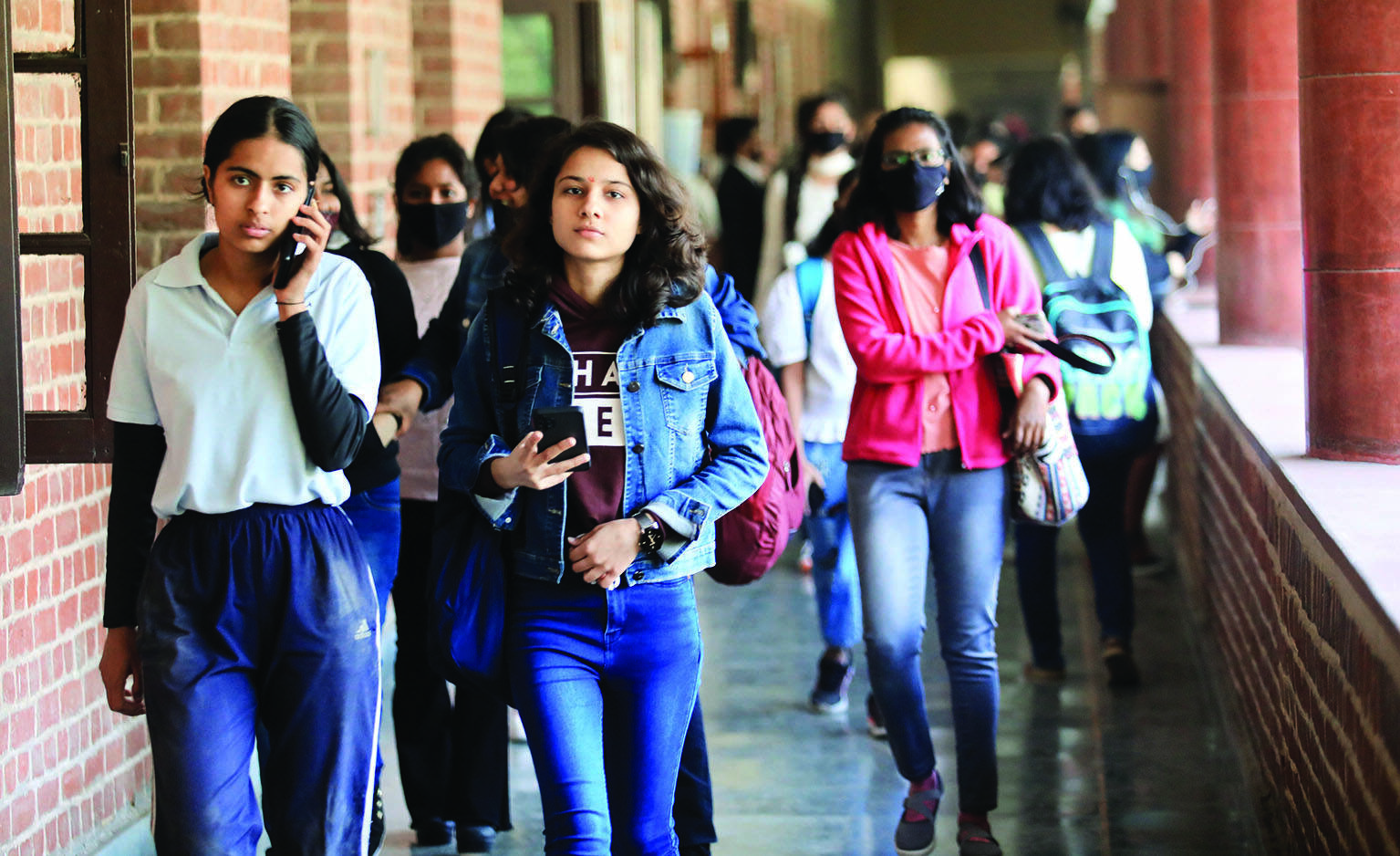 At DU, campus grounds become  classrooms to ensure distancing