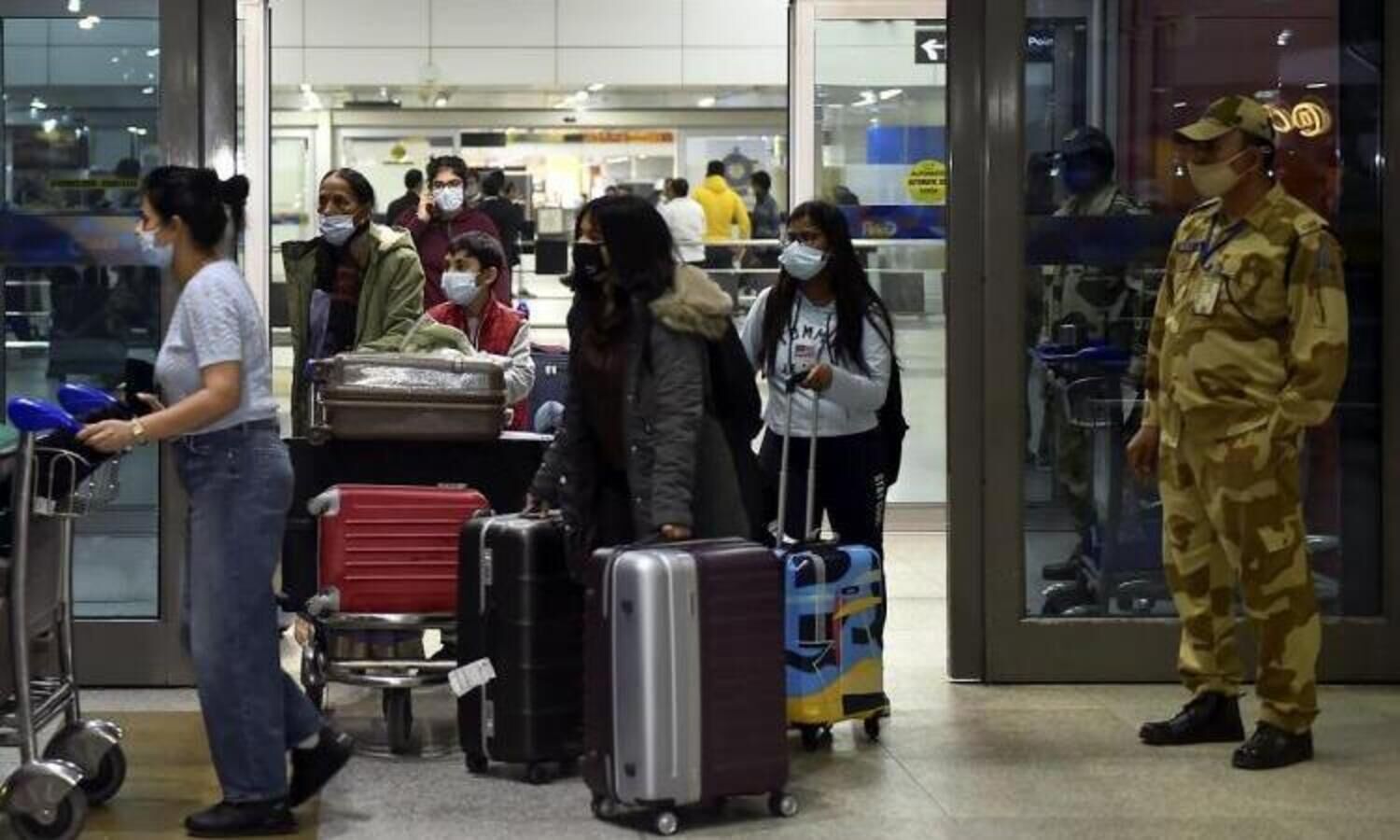 Indian students arrive in Delhi from Ukraine, say followed Embassy advisory