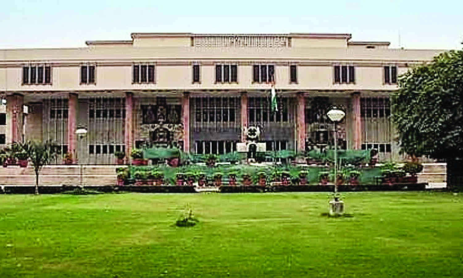 HC asks L-G, SDMC, police to respond   to plea on illegal construction in Okhla