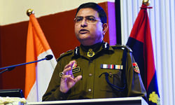 Phone snatching a major concern, says Delhi Police Commissioner