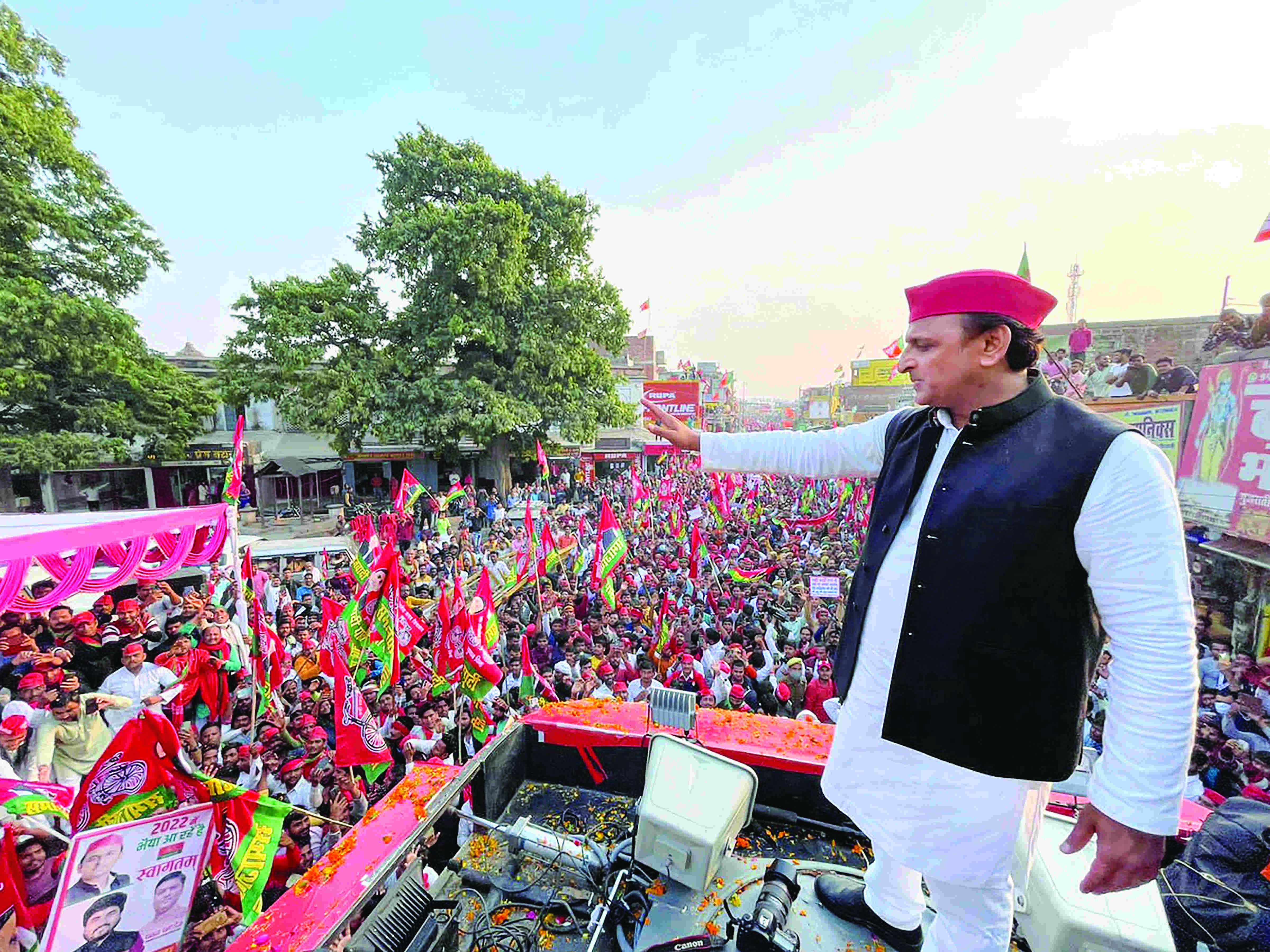 Akhilesh slams BJP over inflation