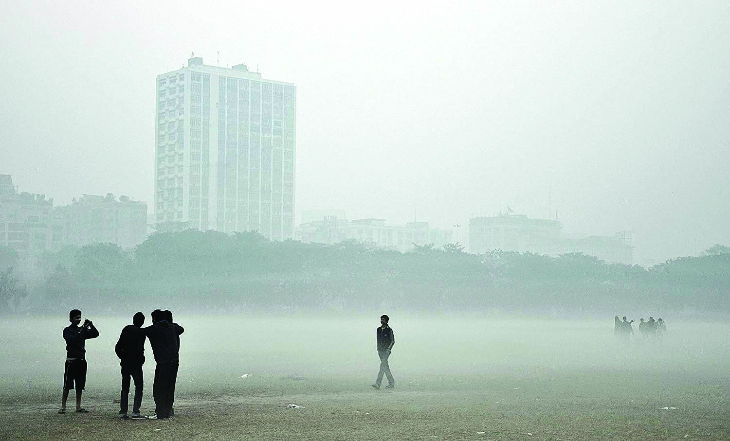 Strong breeze, scattered rainfall in South Bengal Strong breeze, scattered rainfall in South Bengal