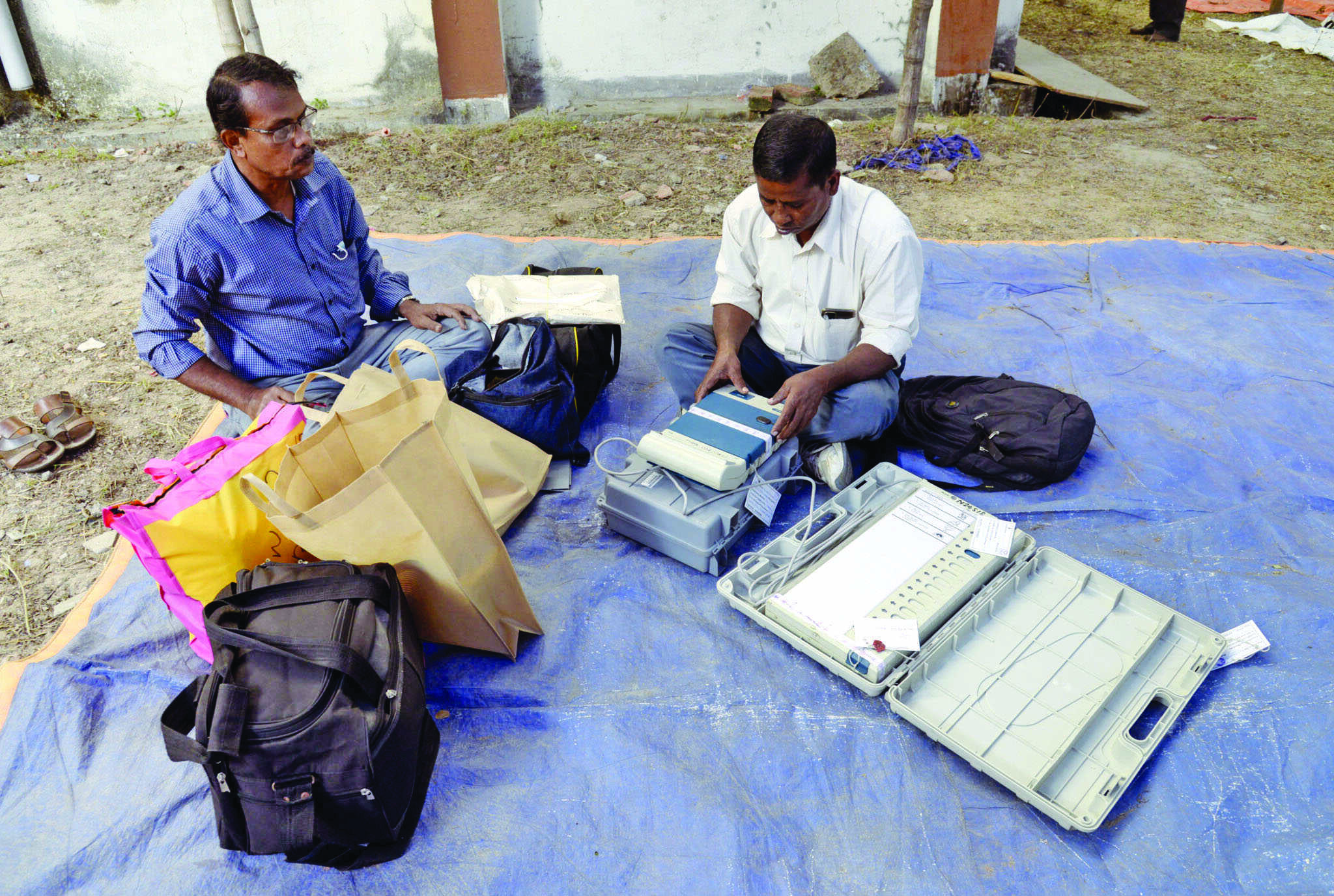Stage set for polling in 108 municipalities in Bengal Stage set for polling in 108 municipalities in Bengal