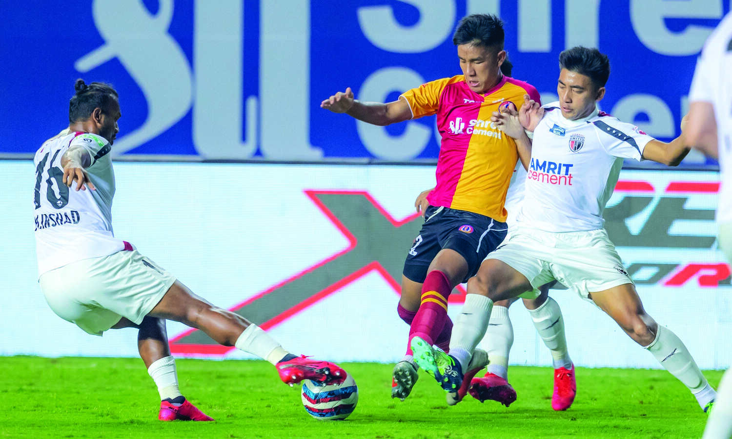 Bottom-placed East Bengal and NorthEast United play out 1-1 draw