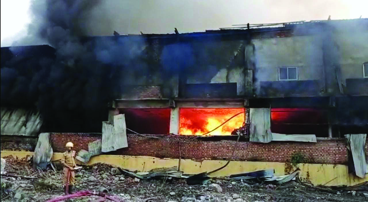 Fire breaks out at cotton warehouse in Howrah, no casualties Fire breaks out at cotton warehouse in Howrah, no casualties