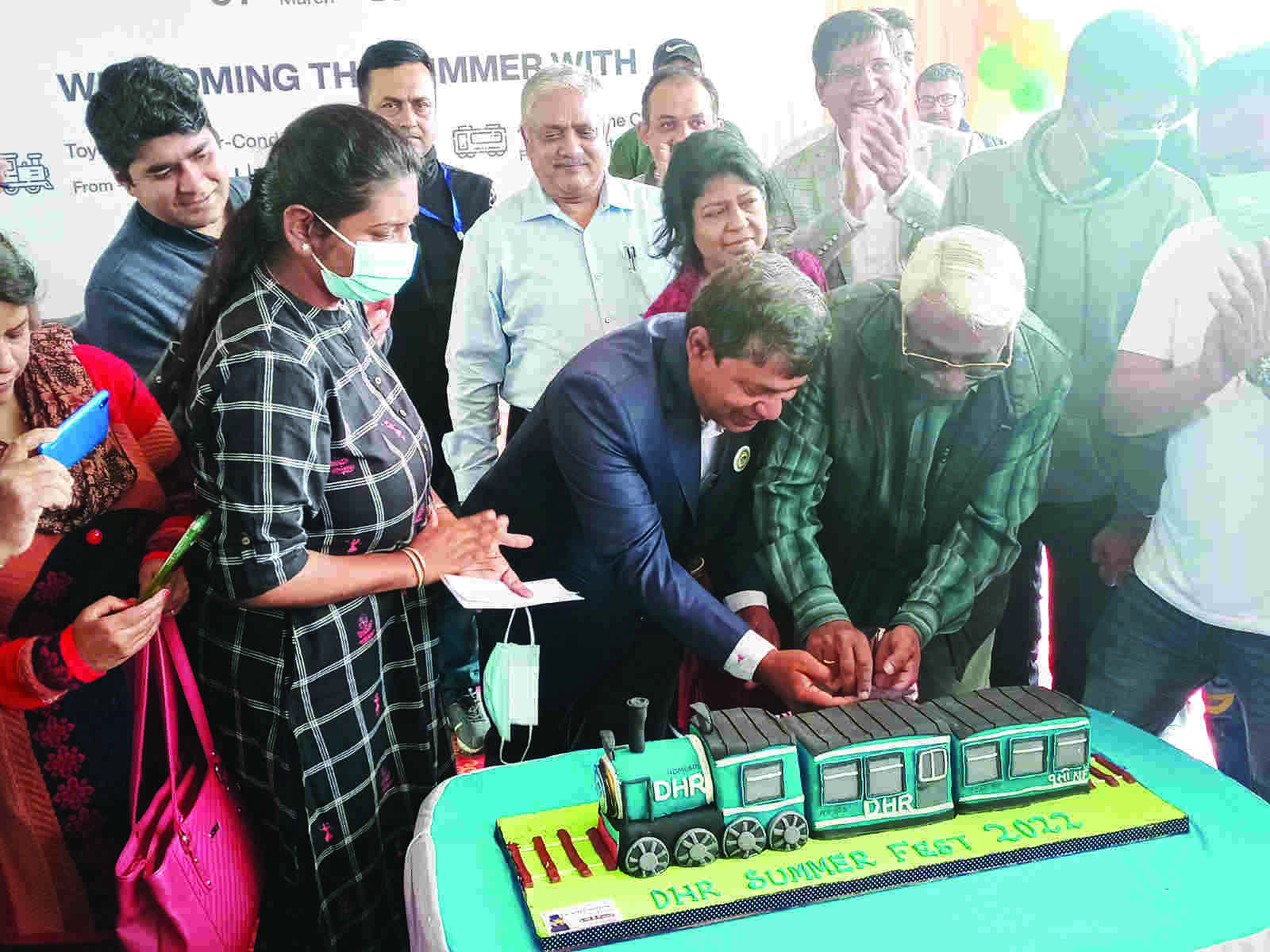 Himalayan Rly launches AC coaches on New Jalpaiguri-Darjeeling route