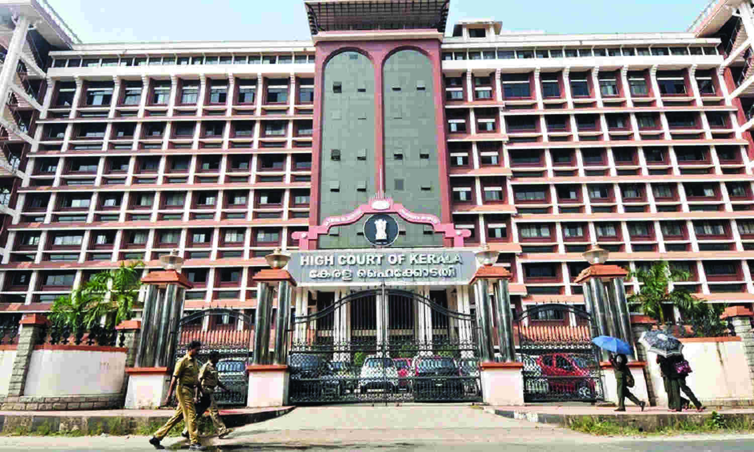 Kerala raps passport authorities for compelling single parents to litigation