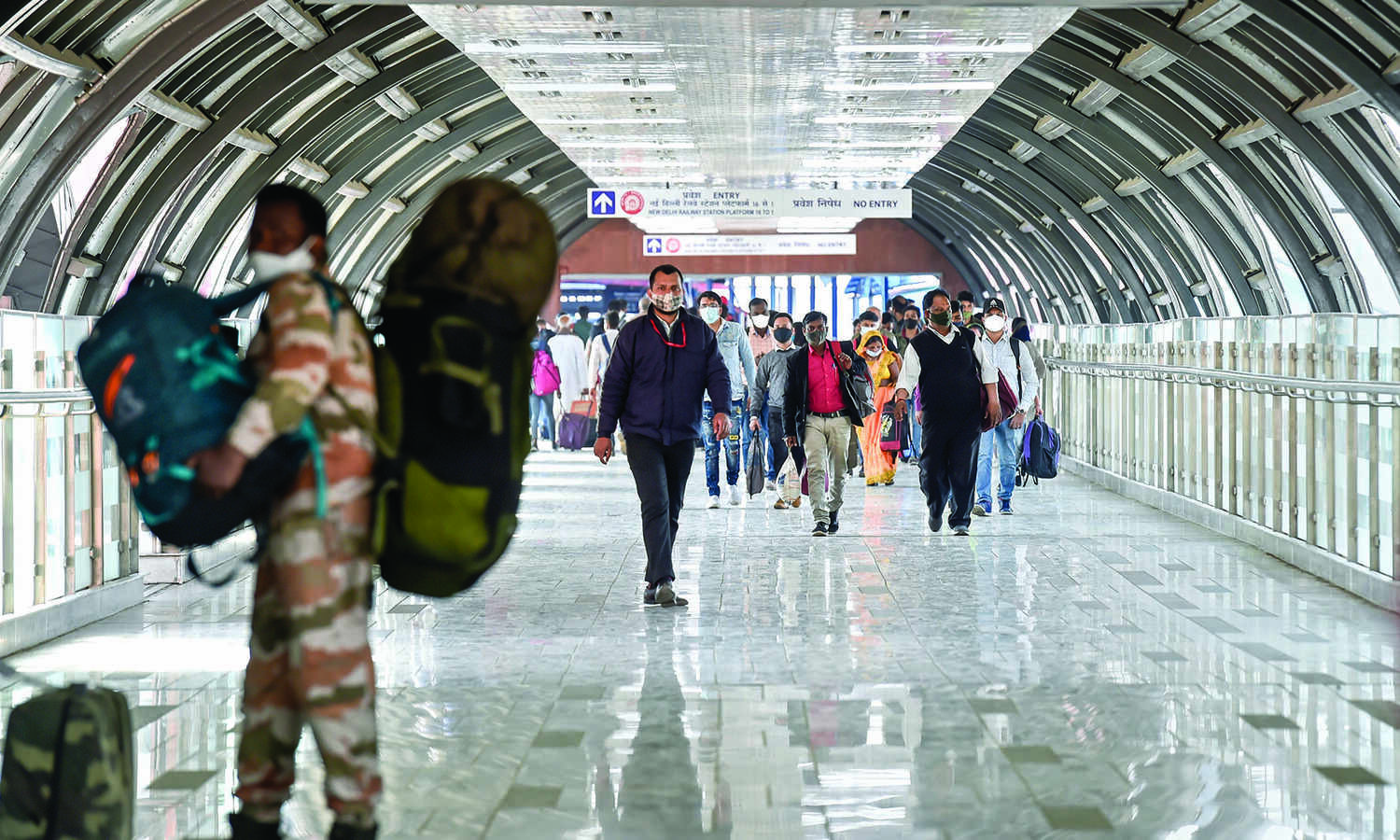 Skywalk linking NDLS to Metro stn opens for public