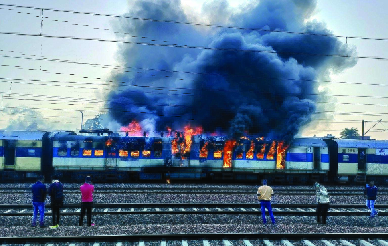 Fire in train, narrow escape for passengers