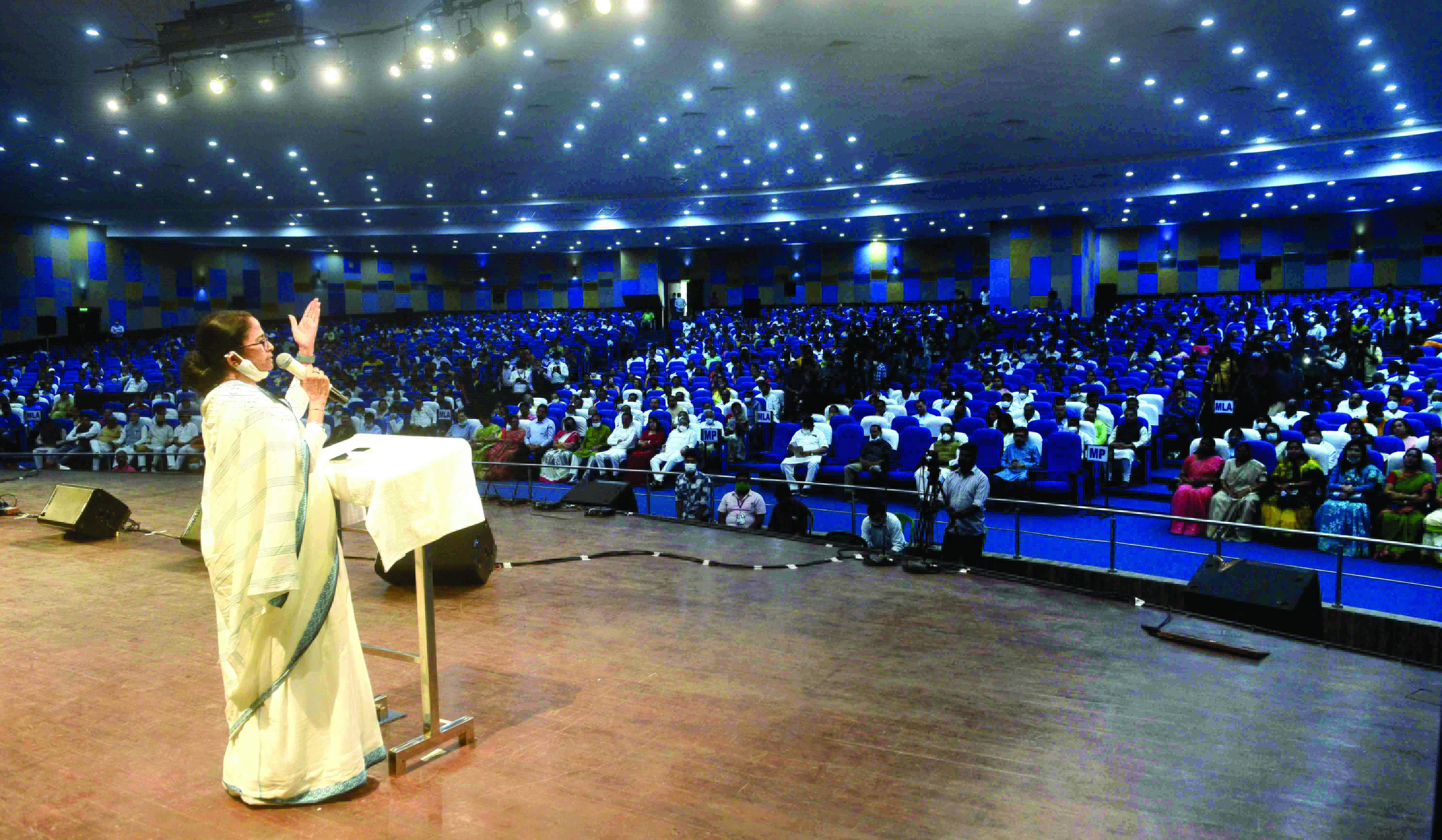 Mass connect: TMC to launch Janasangjog Jatra in 3 phases Mass connect: TMC to launch Janasangjog Jatra in 3 phases