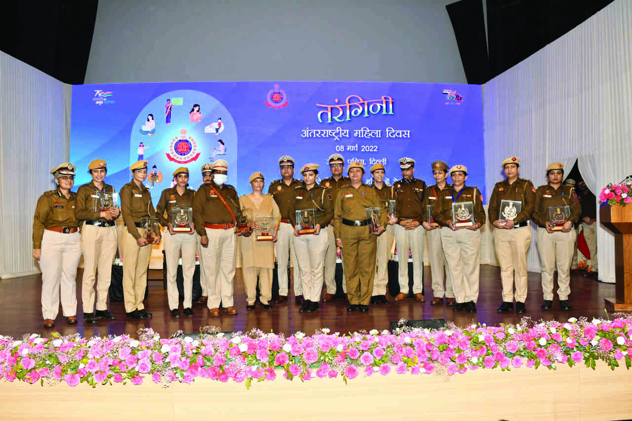 Above 500 PCR vans deployed near   schools for safety of female students