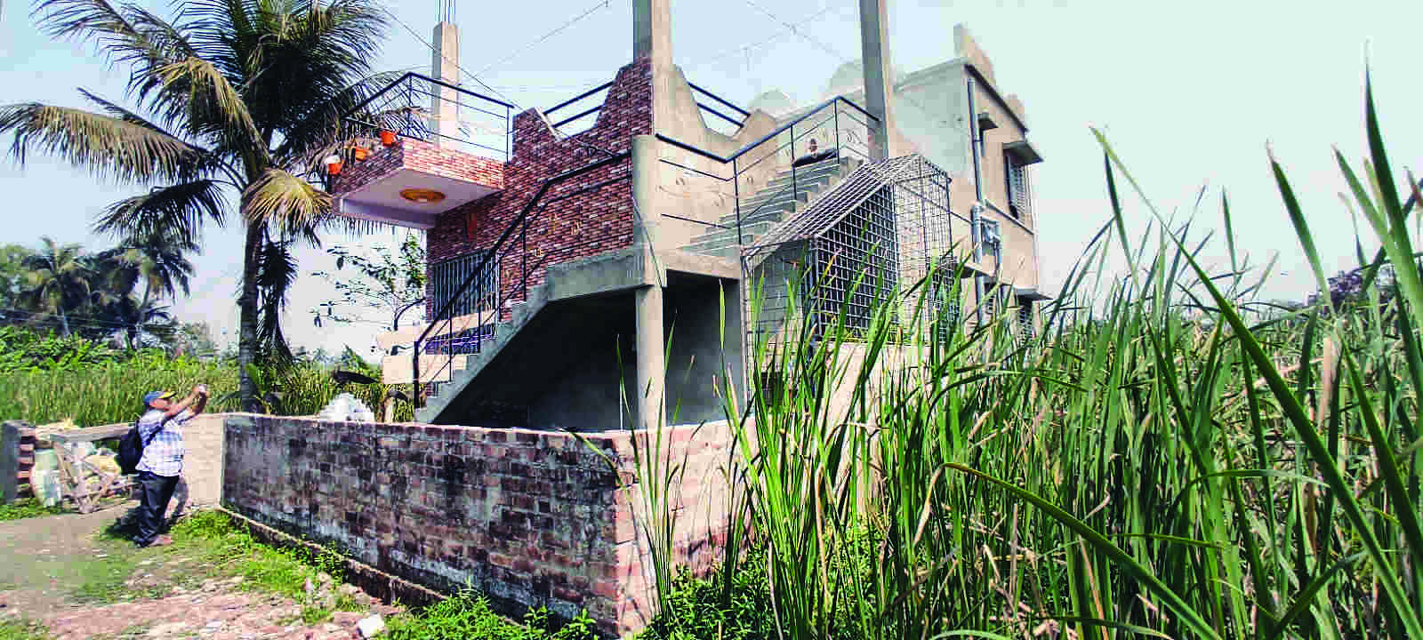 Haridevpur: Partially decomposed body of 42-year-old recovered from bathroom Haridevpur: Partially decomposed body of 42-year-old recovered from bathroom