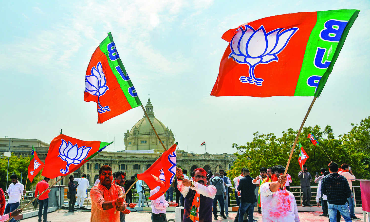 BJP soars as space further shrinks for Cong, AAP rises