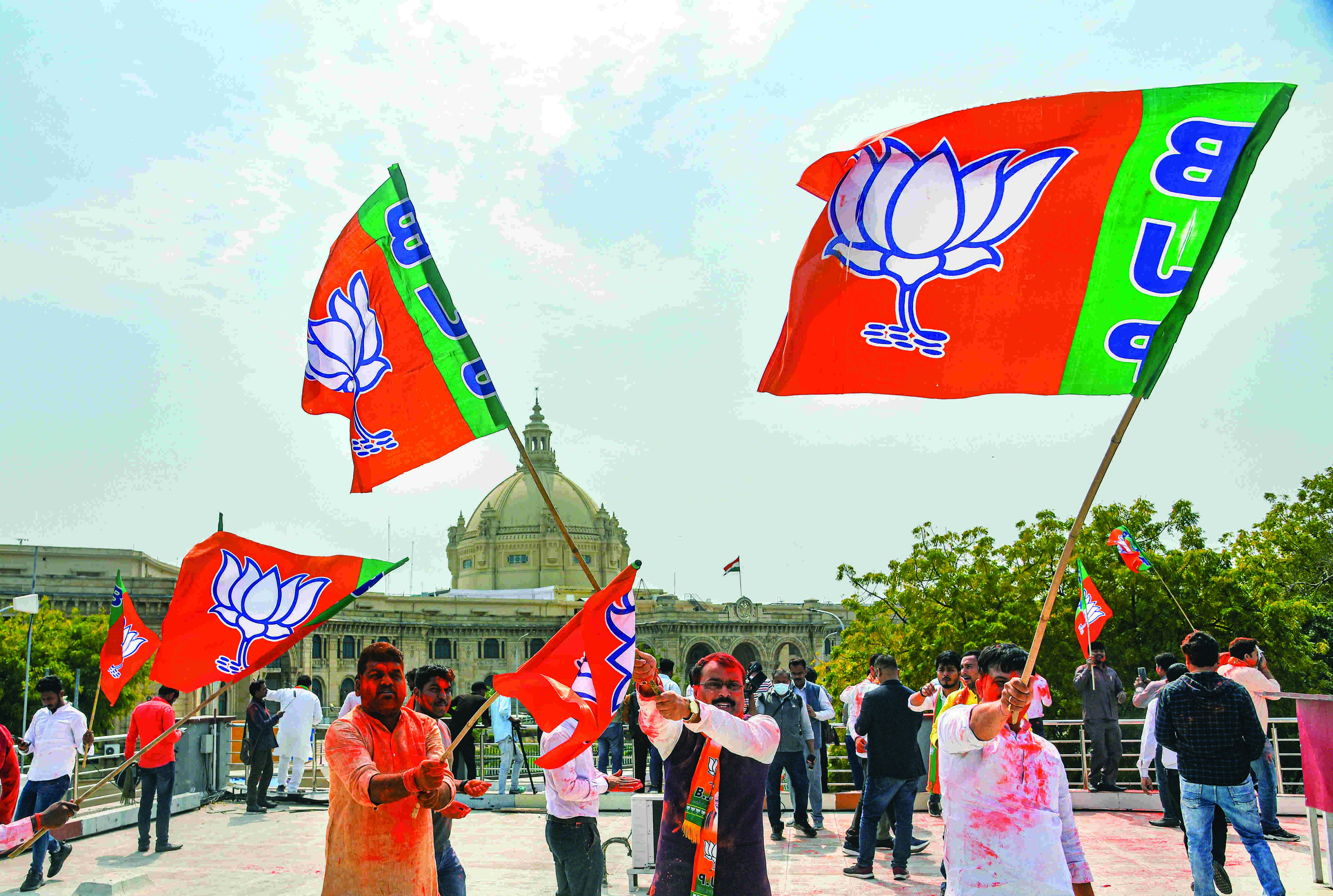 BJP soars as space further shrinks for Cong, AAP rises