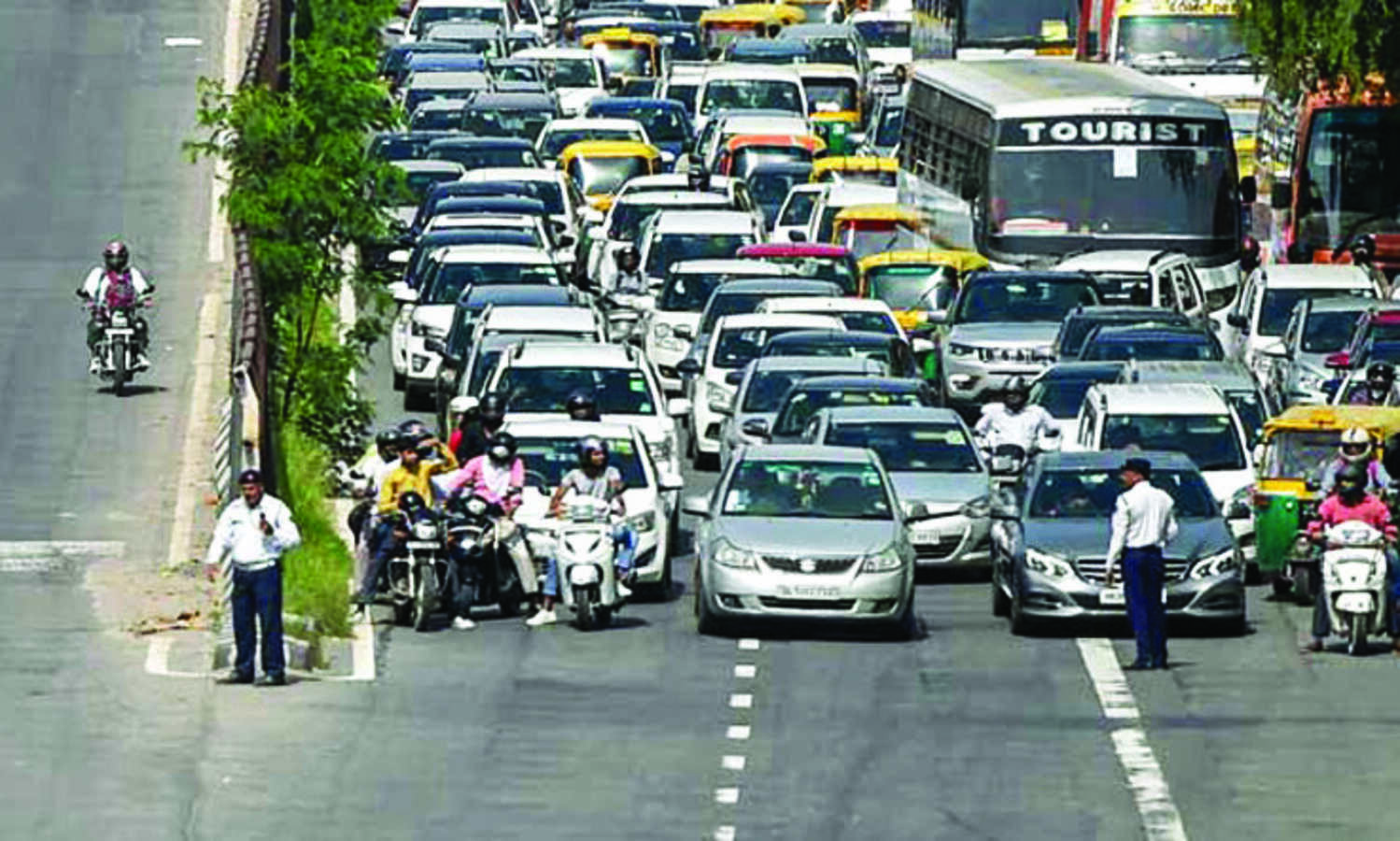 Cops violating traffic  rules will have to pay  double fine amount
