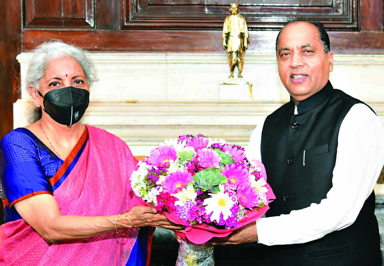 Himachal CM seeks hike in apple import duty Himachal CM seeks hike in apple import duty