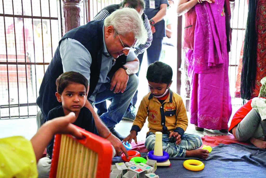 Some angawandi centres resume as Gahlot visits two