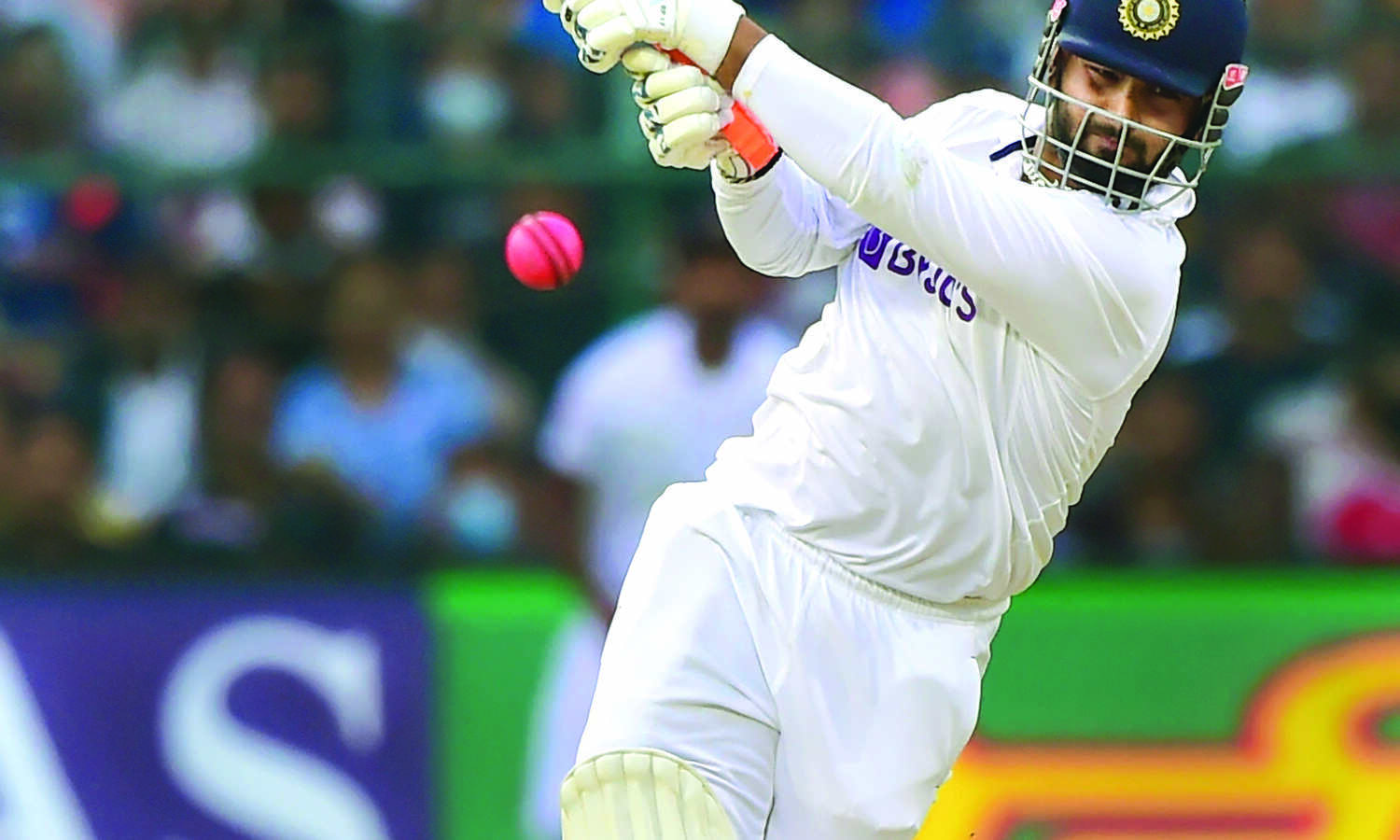 Pant lights up Chinnaswamy with record-breaking fifty