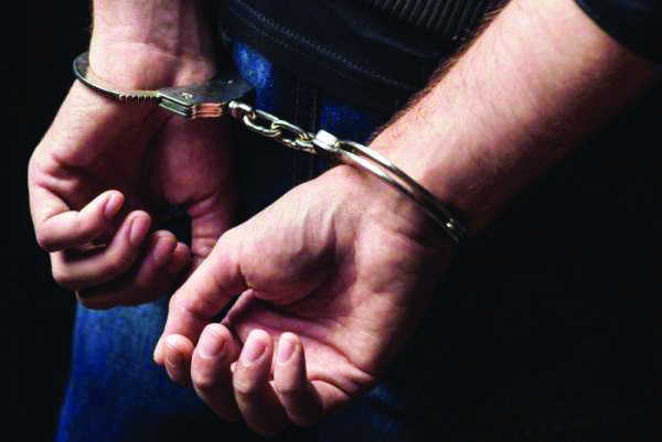 To kill friend, man hands him bag stuffed with bomb To kill friend, man hands him bag stuffed with bomb