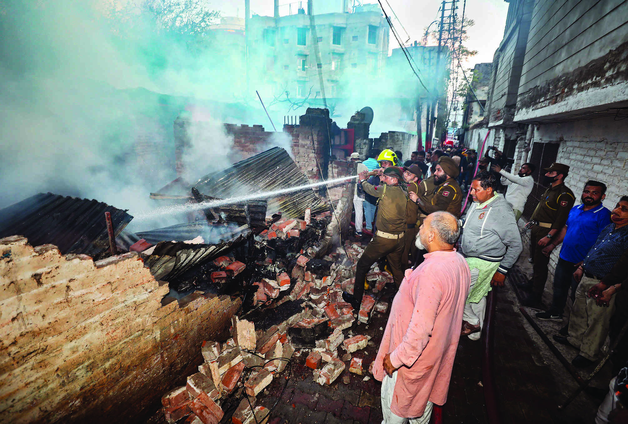 4 dead as fire breaks out in Jammu building, rescue operation on 4 dead as fire breaks out in Jammu building, rescue operation on