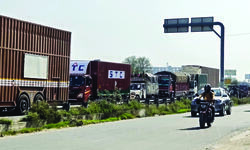 Ggm highways to have dedicated lanes for heavy commercial vehicles from Thursday Ggm highways to have dedicated lanes for heavy commercial vehicles from Thursday