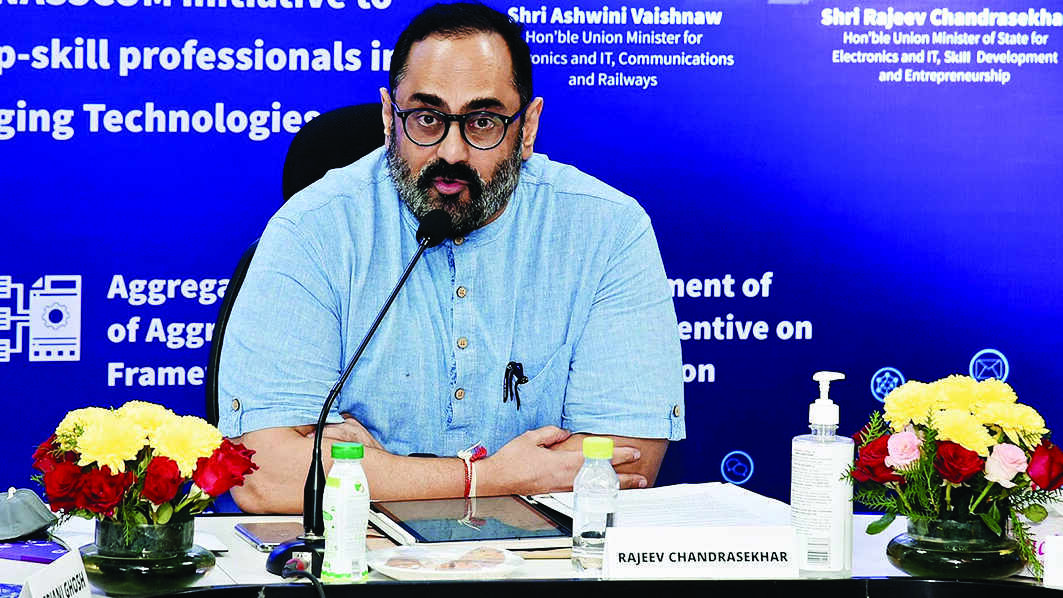 Centre considering to develop operating system: Chandrasekhar