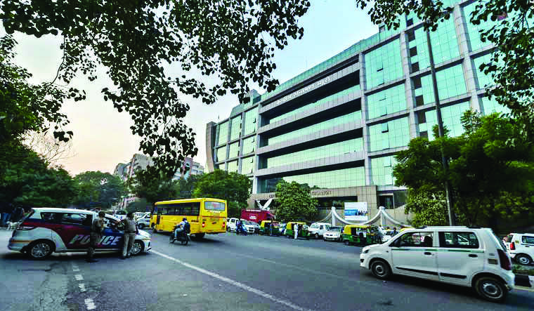 Jamia Civil Engineering prof held for taking bribes to issue structural stability certificates Jamia Civil Engineering prof held for taking bribes to issue structural stability certificates