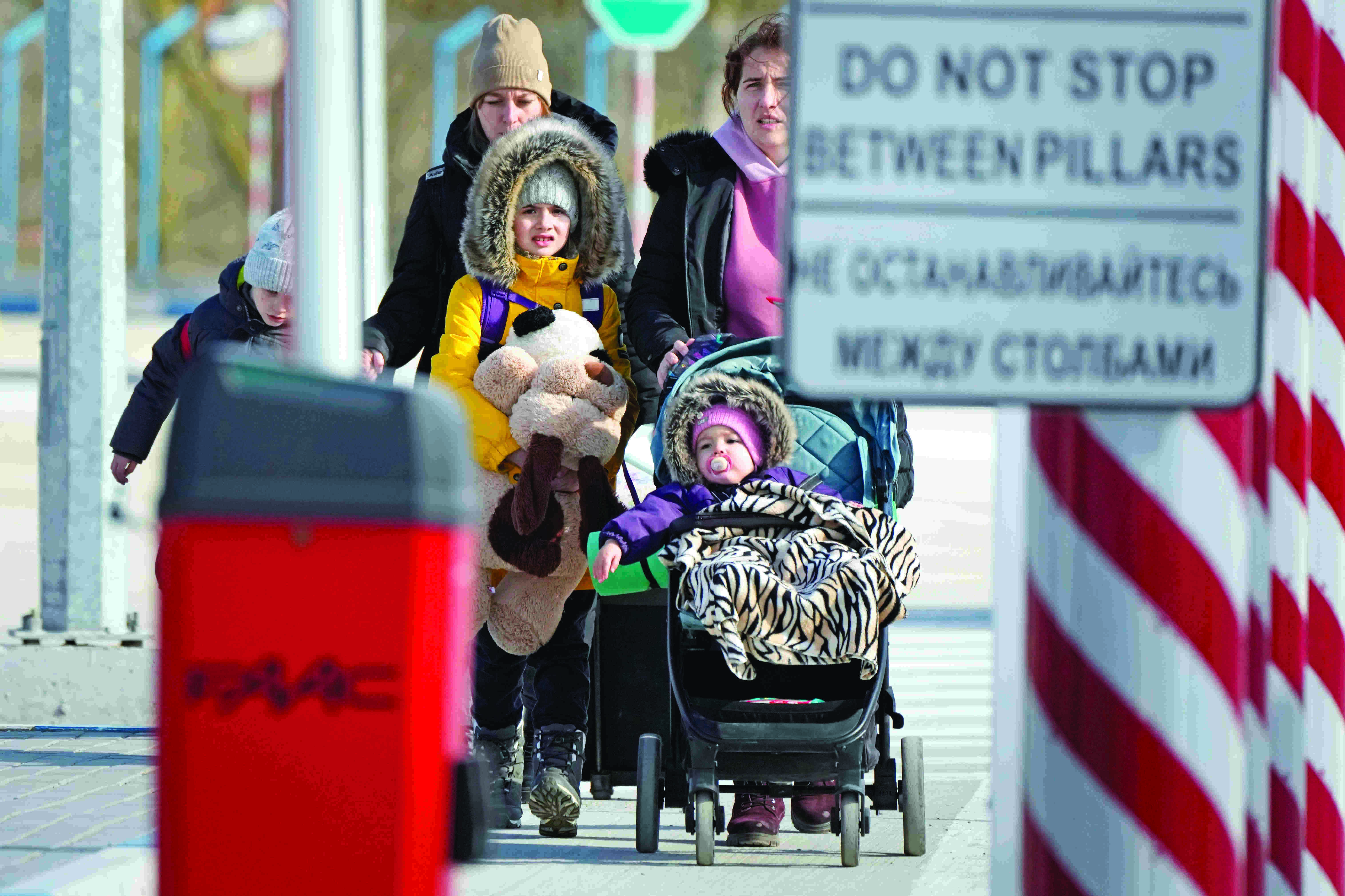 Russian shelling on school, centre leaves 21 dead in east Ukr town