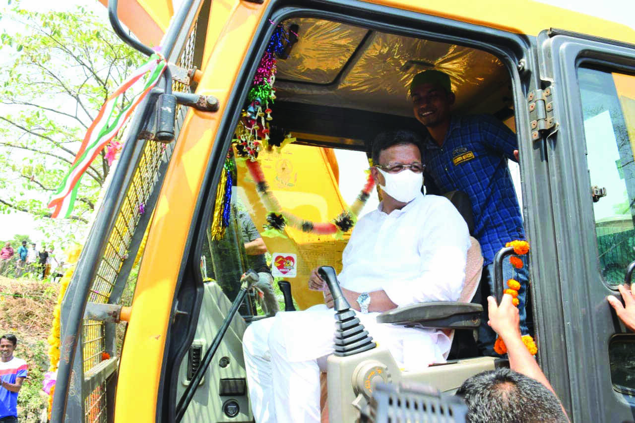 Desilting of Tolly Nullah starts Desilting of Tolly Nullah starts