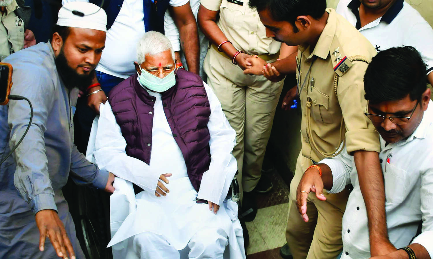 Lalu unstable, shifted to AIIMS New Delhi in air ambulance