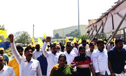 Traffic snarls on NH-48 over protests demanding separate Ahir regiment Traffic snarls on NH-48 over protests demanding separate Ahir regiment